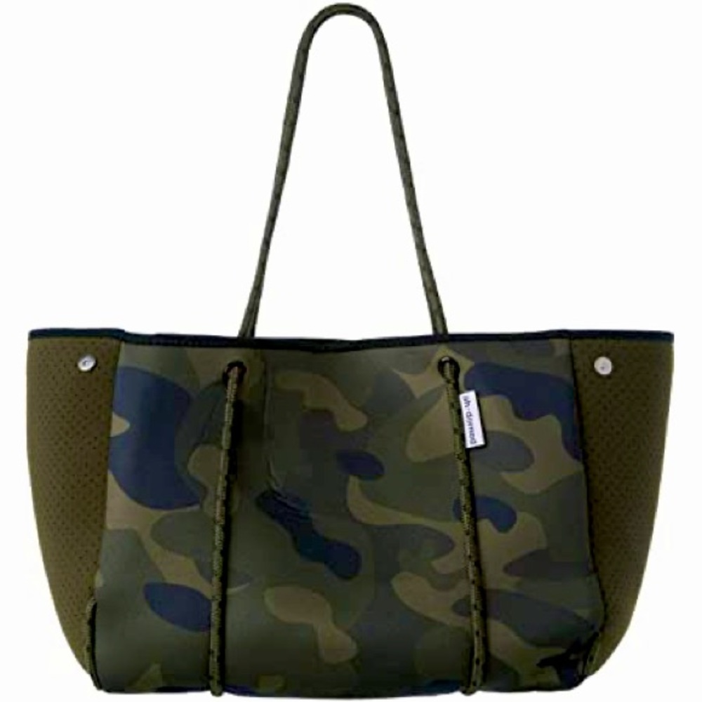 FINAL DROP! NWT Ahdorned Camo Neoprene Tote! 💫